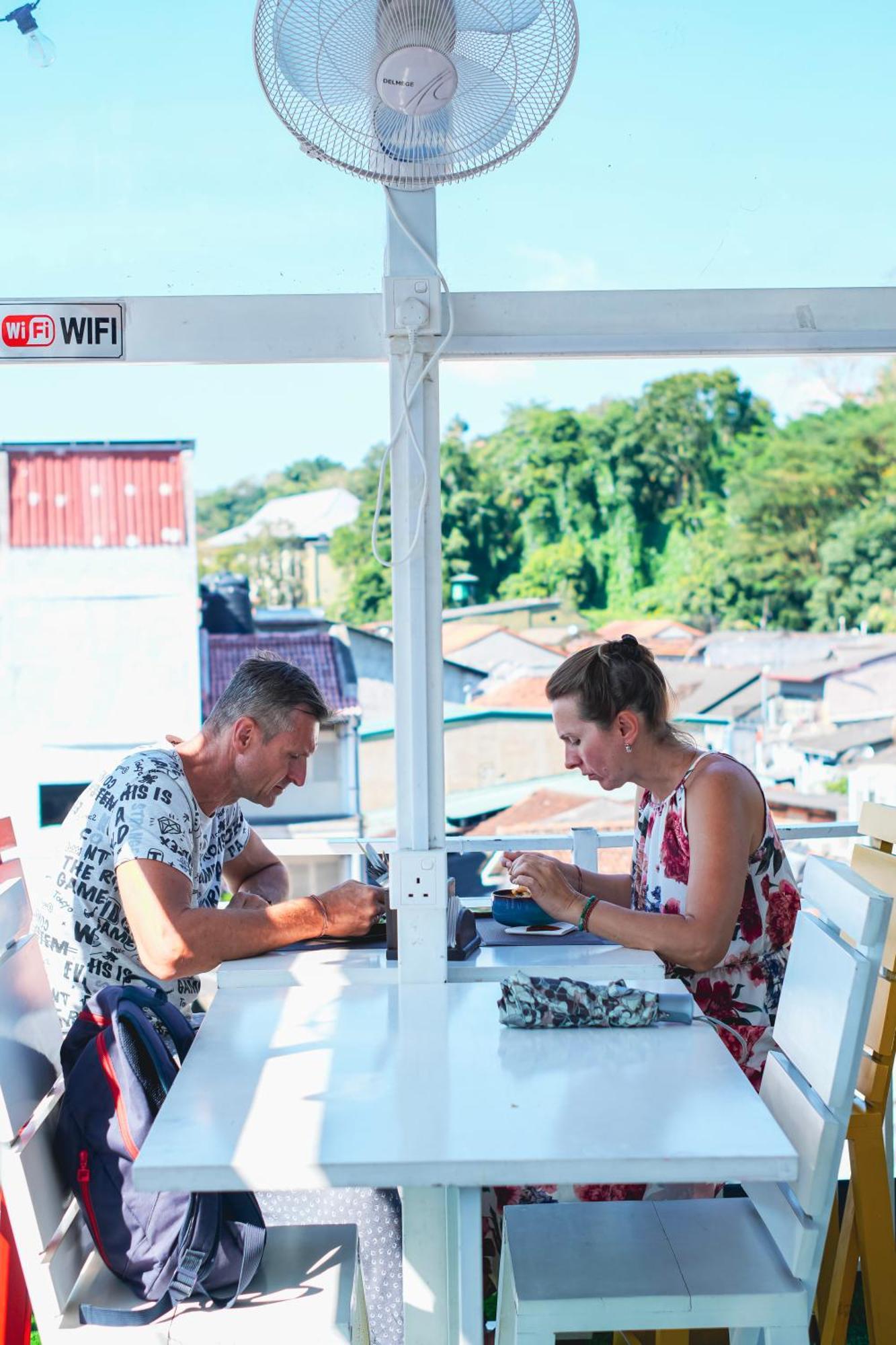 Kings Kandy Rooftop Exteriör bild